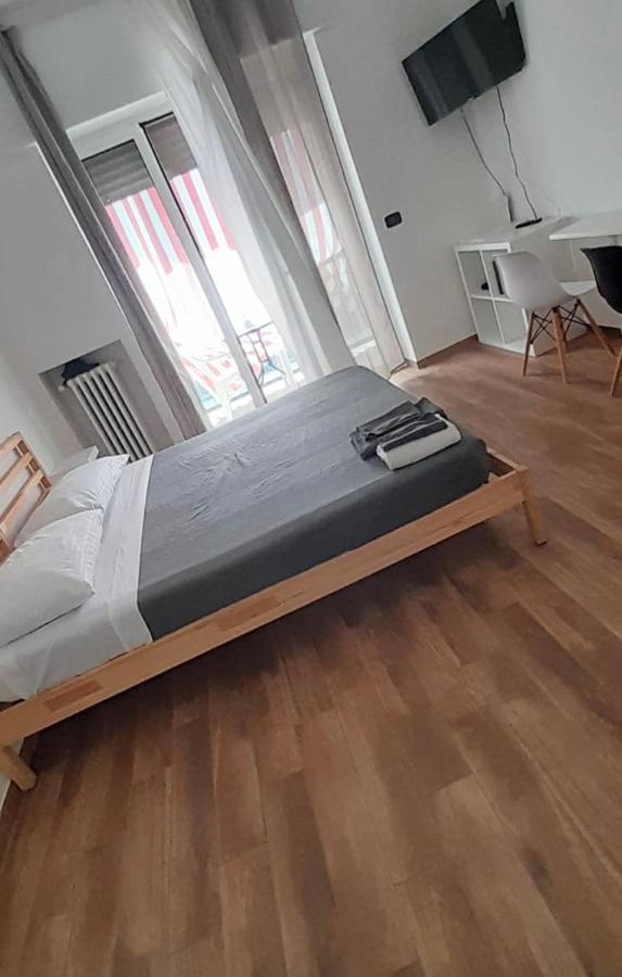 Italien Chic, Camera Con Bagni Condivisi Bari Ngoại thất bức ảnh
